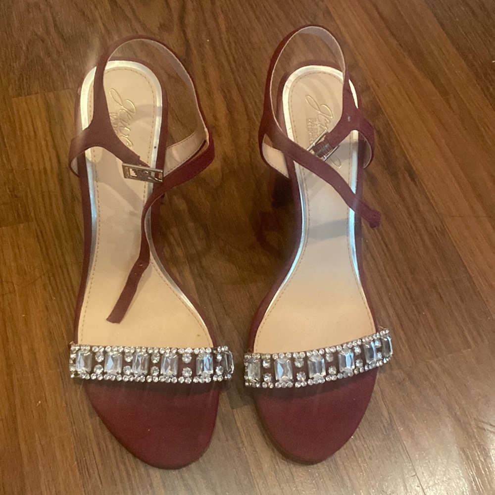 New ,jewel by Badgley Mischka high heels